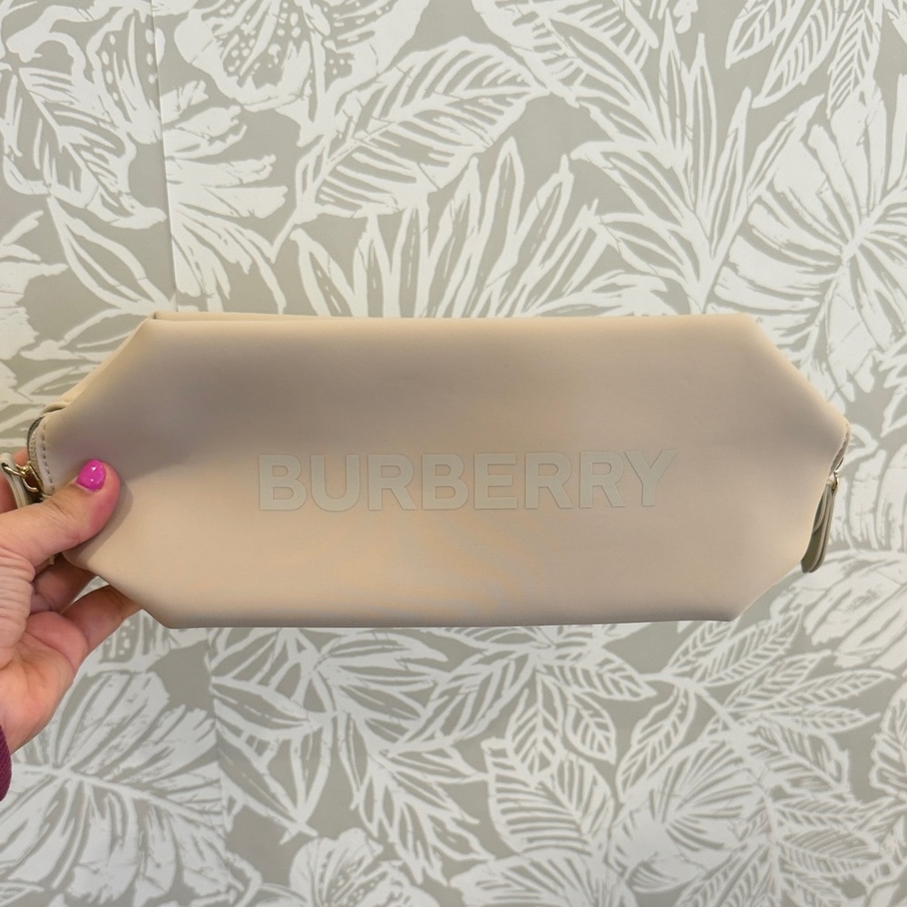 Burberry Nude Cosmetic Case